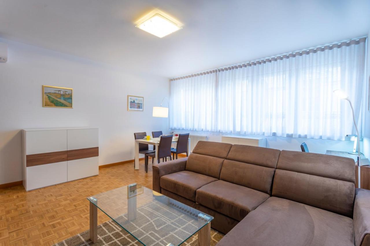 Udine Palazzo D'Aronco Modern Apartment Exterior foto